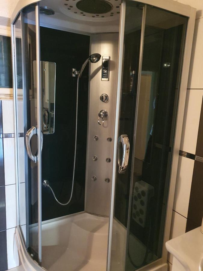 Apartman Luka Apartment Sinj Exterior foto